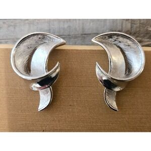 Vintage Crown Trifari Silver Tone BRUSHED Swirl Clip On‎ Earrings - 1960S